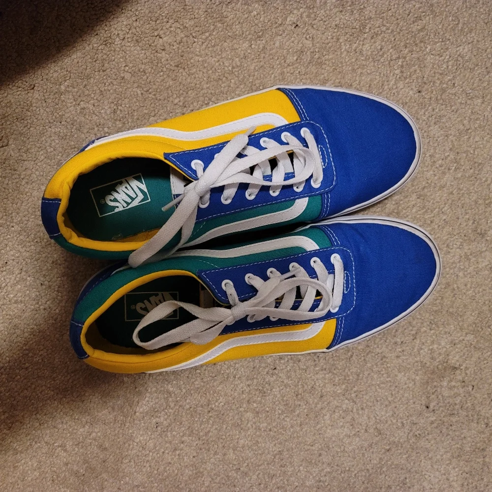 Shoes - Picture 3 of 4